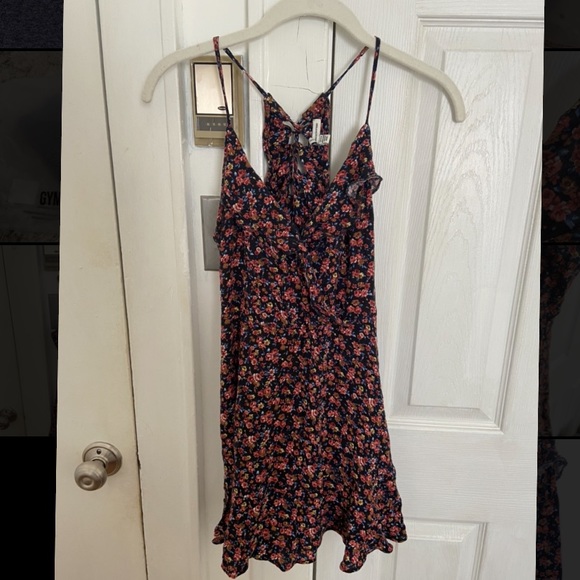 American eagle ruffle vneck floral sundress